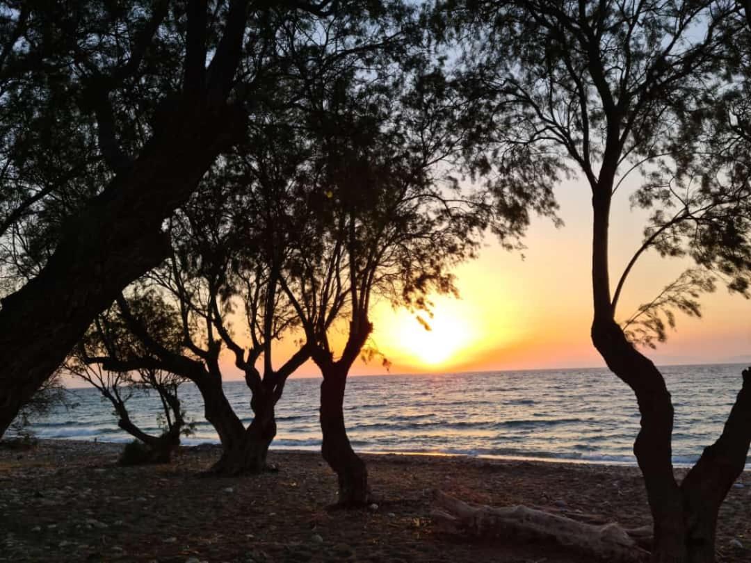 Lambou Beach Sunset Soroni المظهر الخارجي الصورة