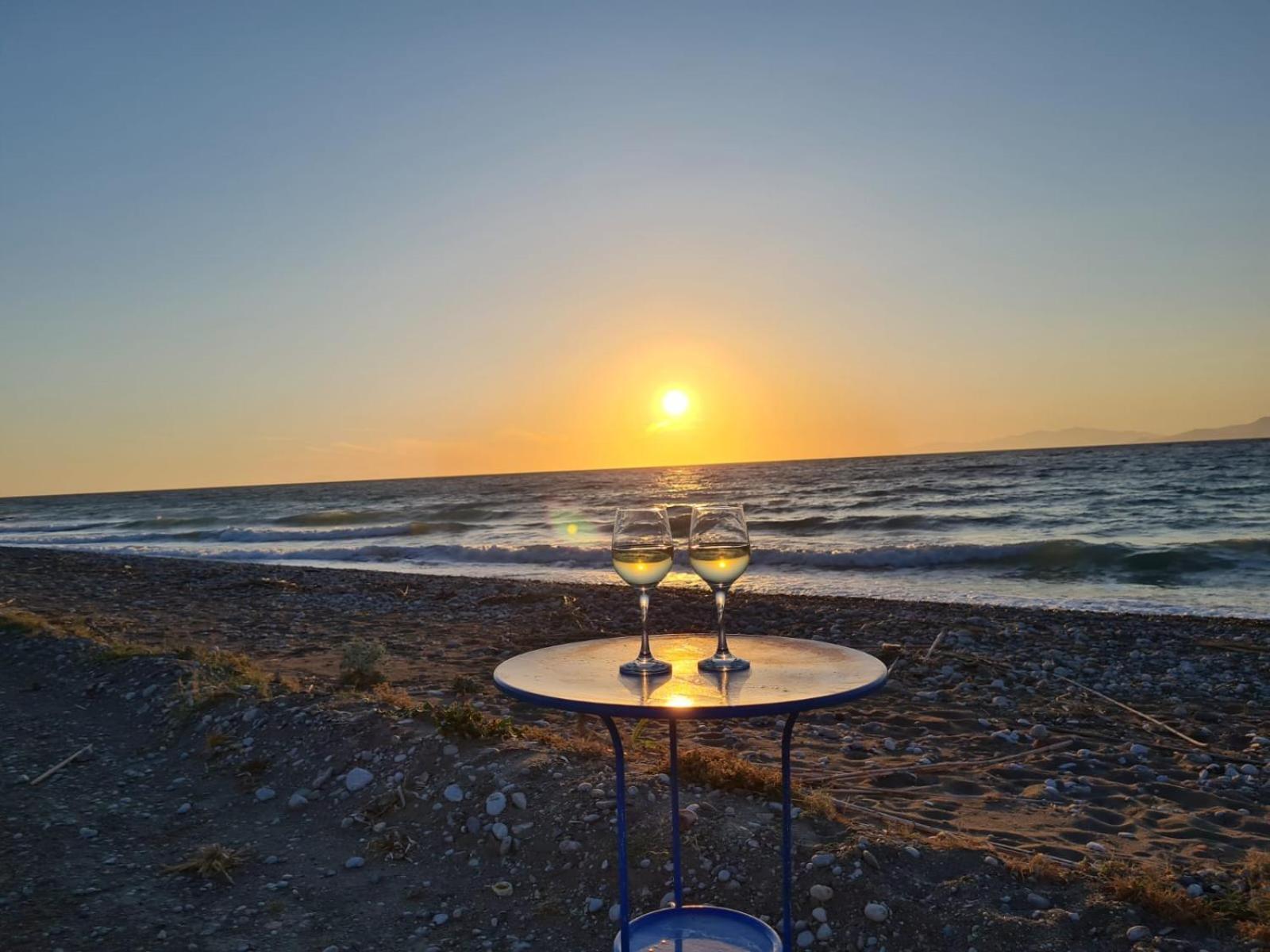 Lambou Beach Sunset Soroni المظهر الخارجي الصورة